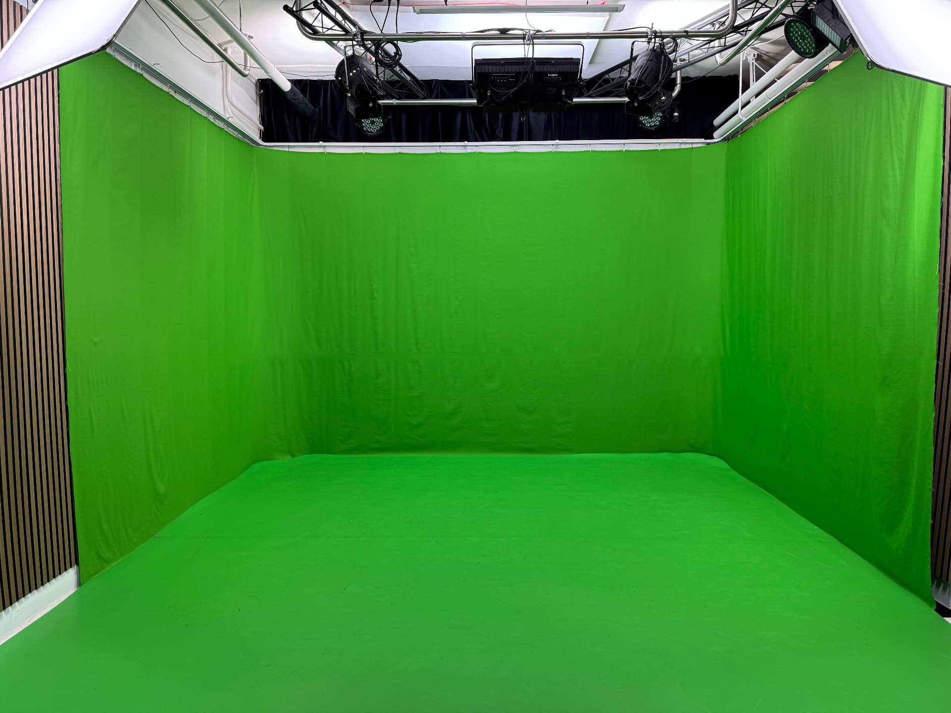 Cinelight Studio Milano in configurazione Green Screen