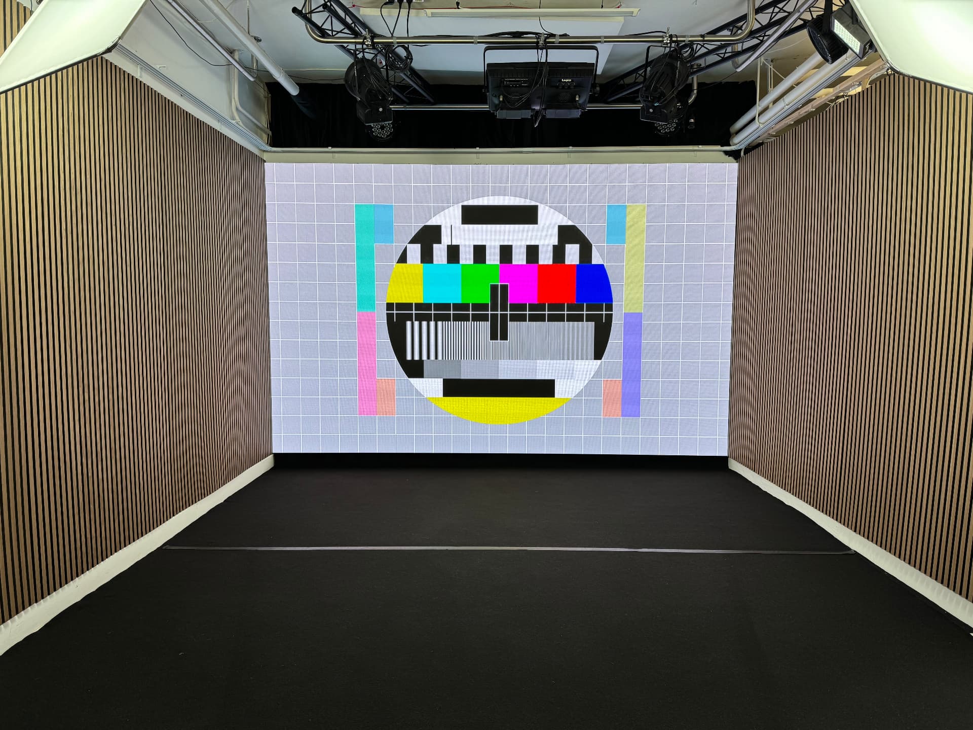 Cinelight Studio Milano in configurazione LED Wall