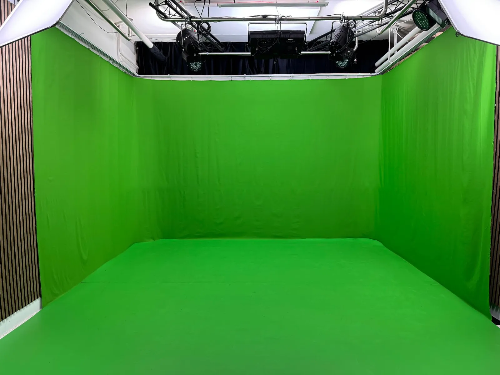 Cinelight Studio Milano in configurazione Green Screen